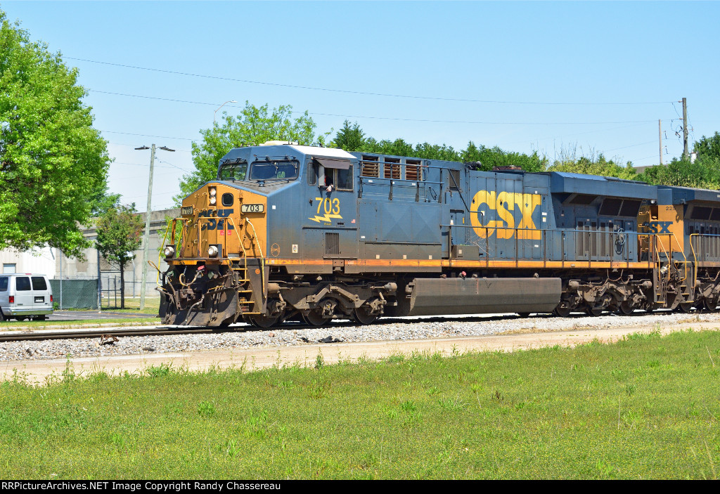 CSXT 703 